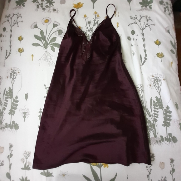 ❤ Burgundy Purple Satin La Senza Chemise - Picture 3 of 6